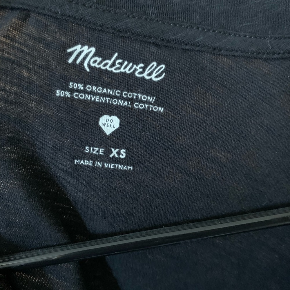 V-neck black madewell tank - xs - Picture 3 of 6
